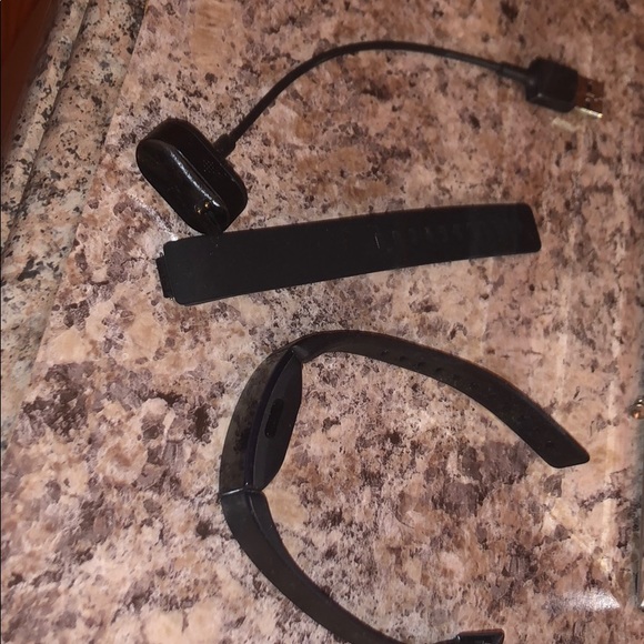 Fitbit Inspire HR Heart Rate and Fitness Tracker - Picture 4 of 4